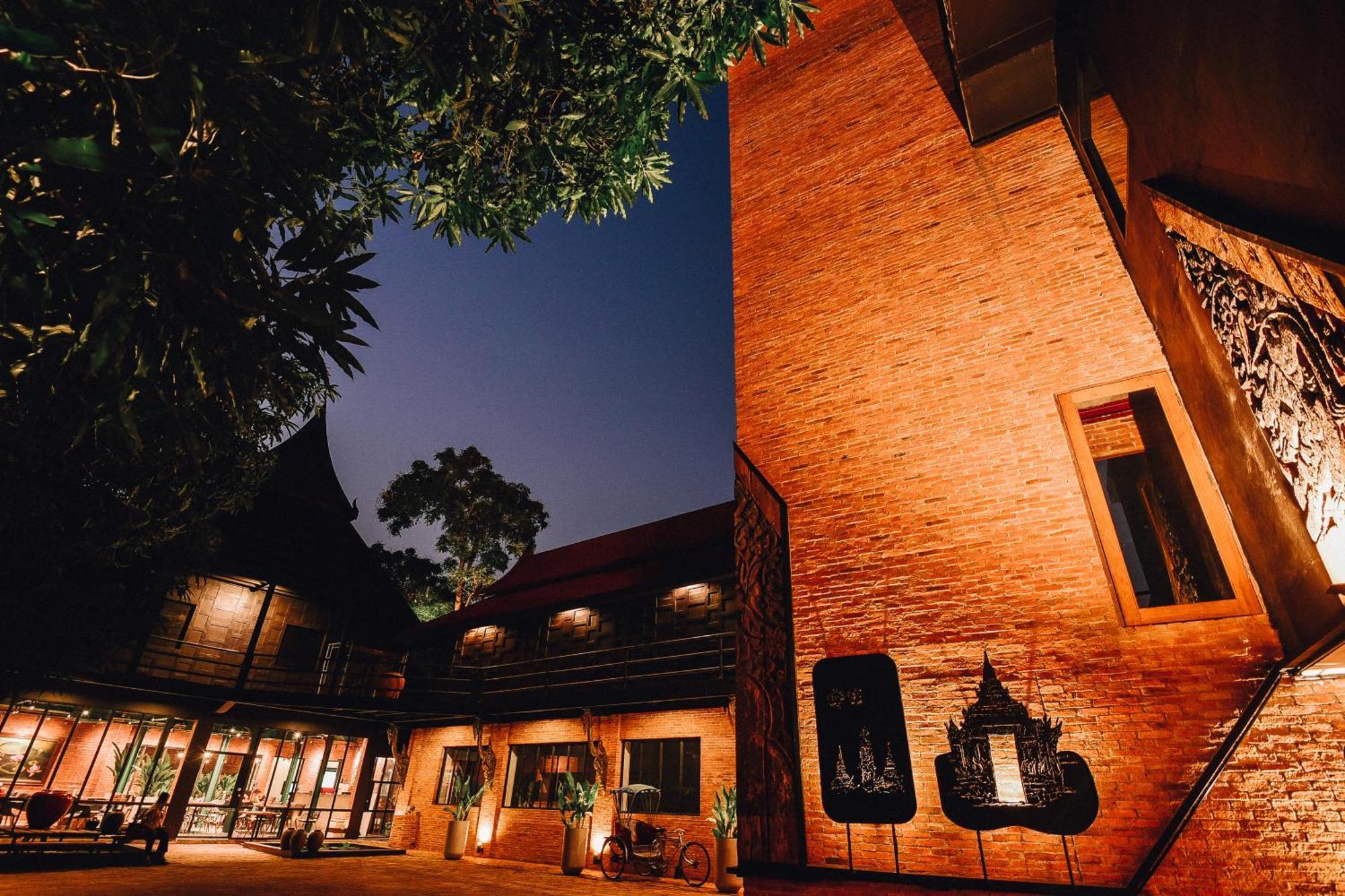 Kwans Ayutthaya Hotel Exterior photo